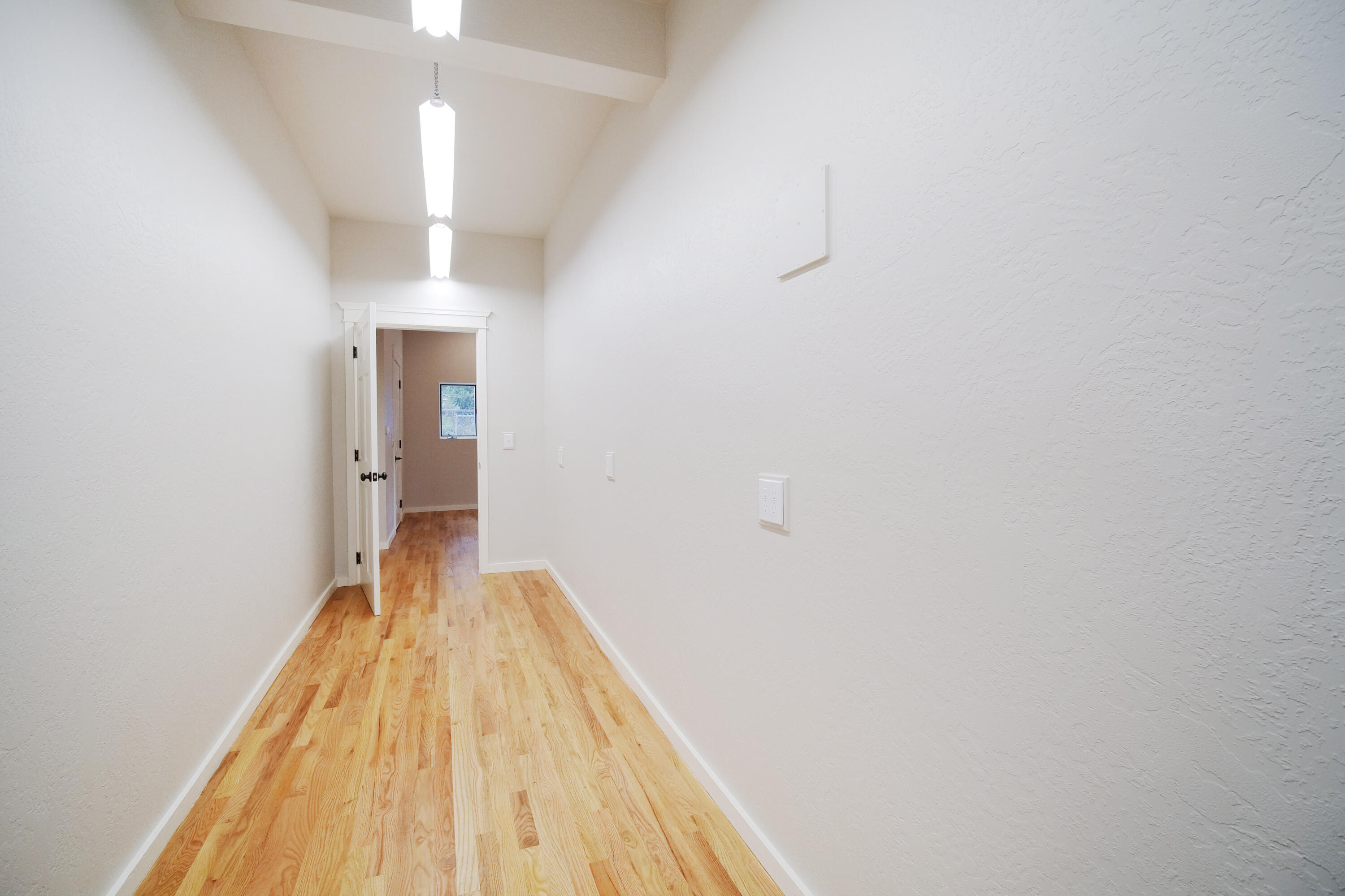 2044 Hyatt Prairie Road Ashland, OR 97520 - Photo 53 of 69 P1008157