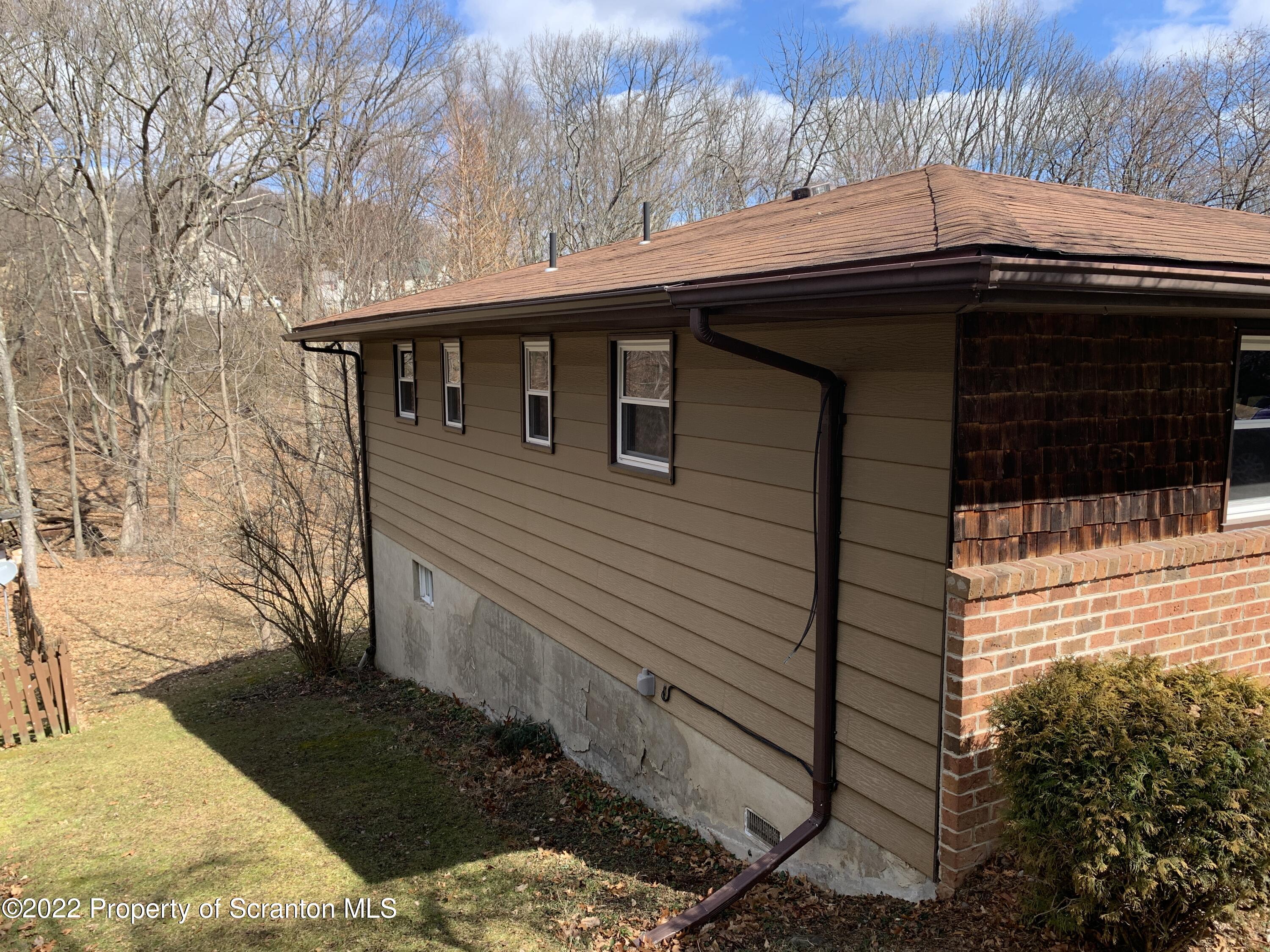 1028 Spring Street Old Forge, PA 18518 - Photo 9 of 53 Gallery Image 9