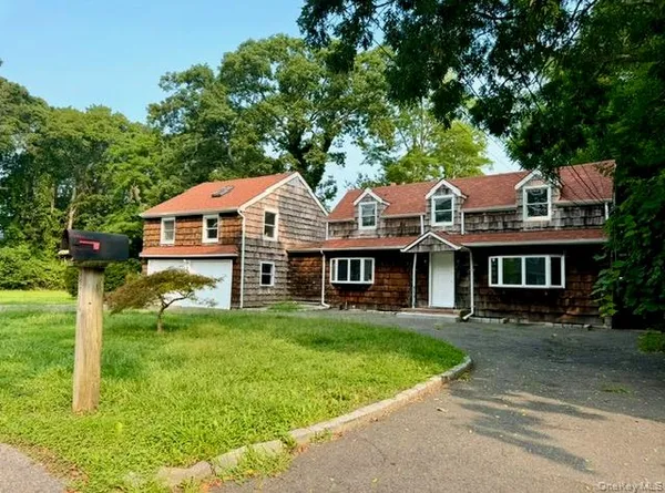 $739,000 | 1 Linden Place, Mastic Beach, NY 11951