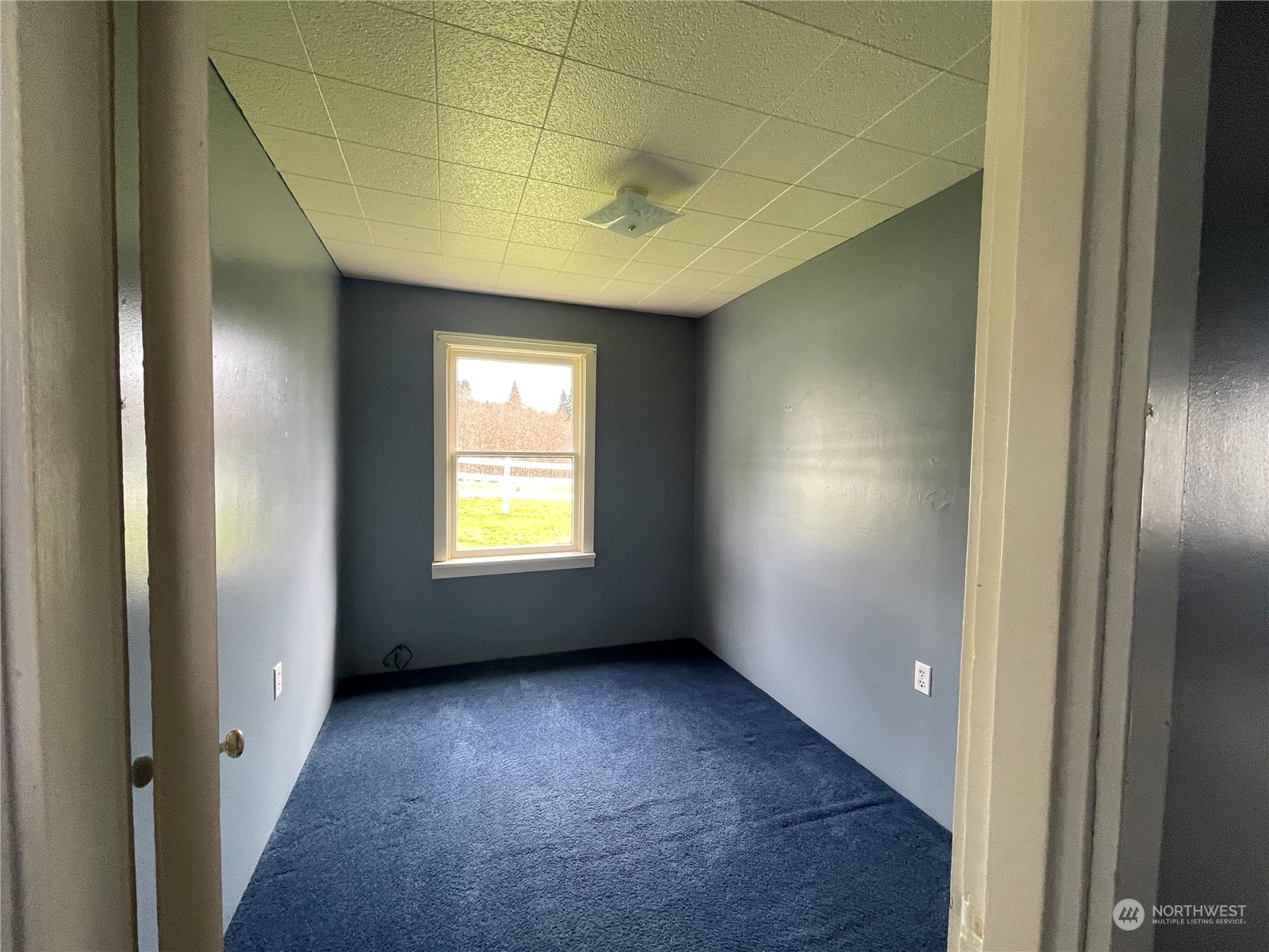 1313 Stella Road Longview, WA 98632 - Photo 19 of 20 a view of room with window