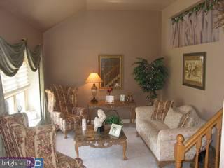 709 Cypress Road Warminster, PA 18974 - Photo 5 of 6