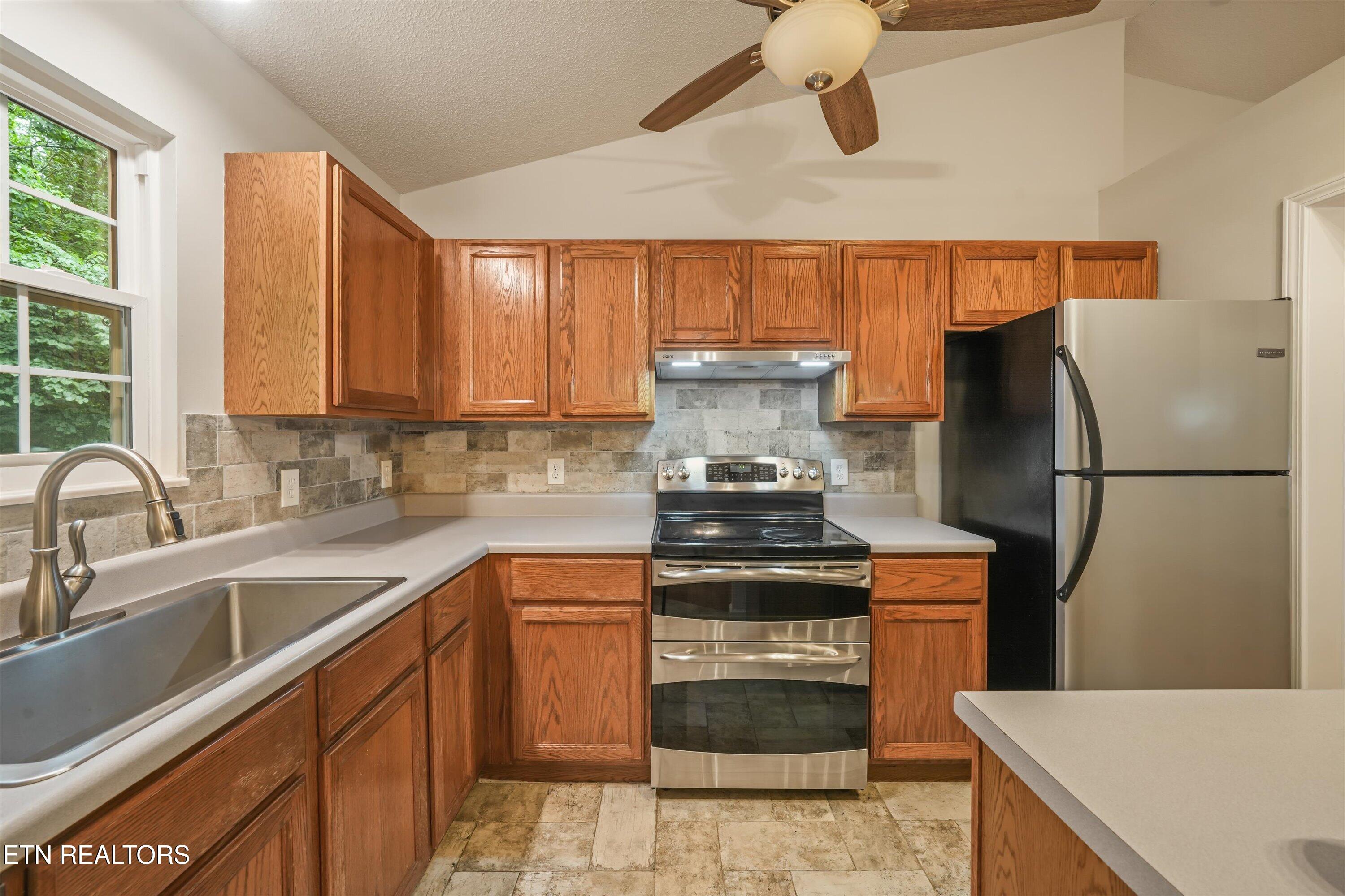 6607 Ridge Run Drive Knoxville, TN 37921 - Photo 14 of 33 14-6607 Ridge Run Dr 09