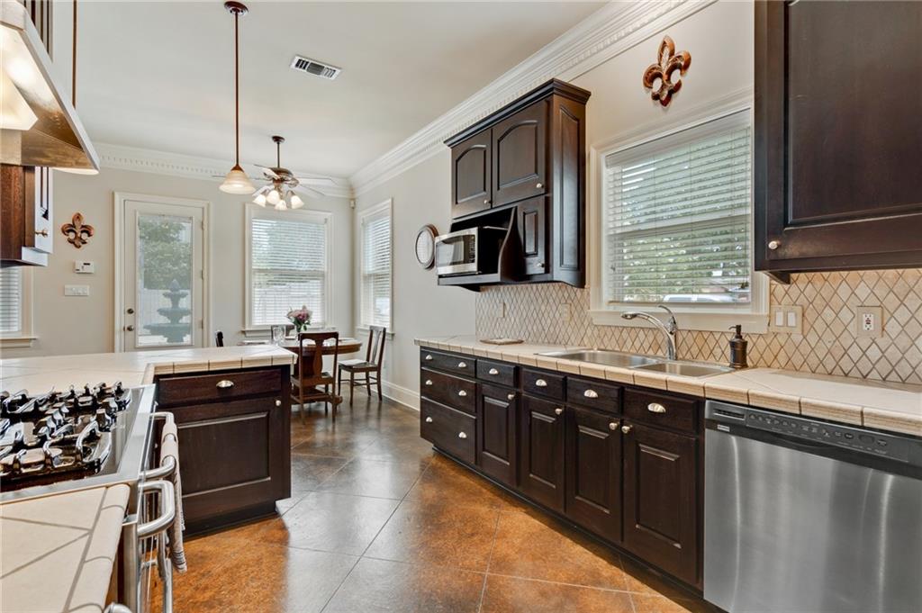 520 Dilton Street River Ridge, LA 70123 - Photo 10 of 27 Gallery Image 10