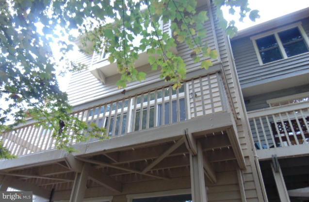 11113 Watermans Drive Reston, VA 20191 - Photo 3 of 29 Exterior (Rear)