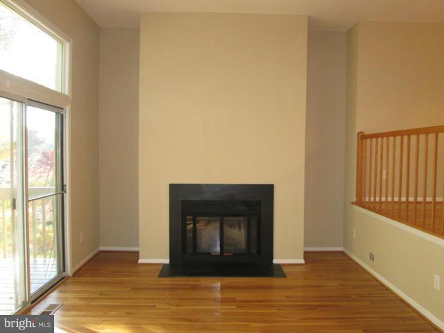 11113 Watermans Drive Reston, VA 20191 - Photo 25 of 29 Living Room
