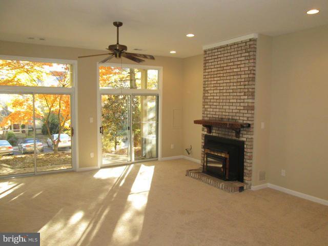 11113 Watermans Drive Reston, VA 20191 - Photo 27 of 29 Family Room