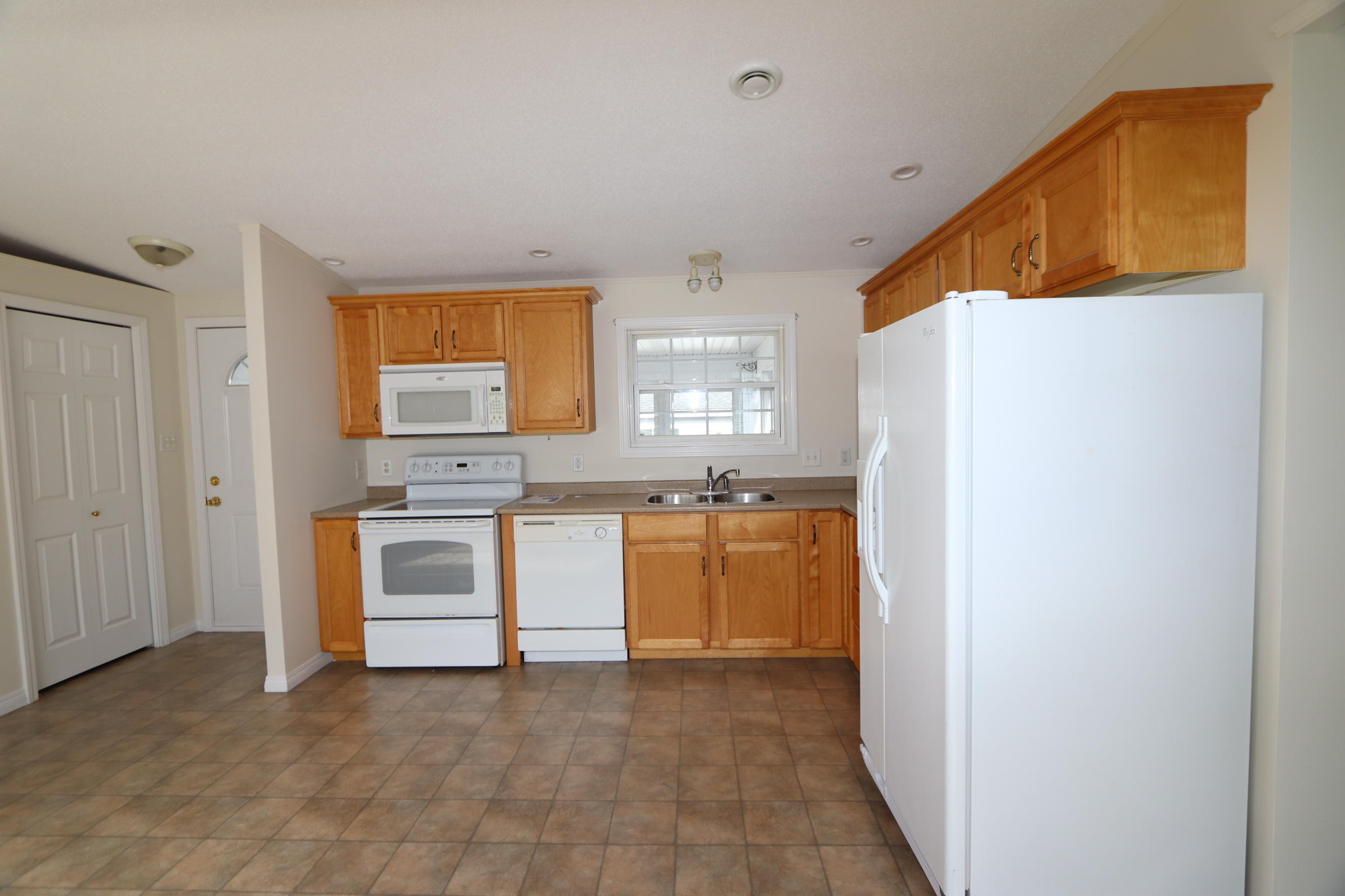 475-3 Haley Road, Unit 3 Kittery, ME 03905 - Photo 18 of 33 IMG_9394