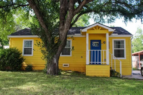$1,895 | 5128 Tulane Avenue, River Oaks, TX 76114