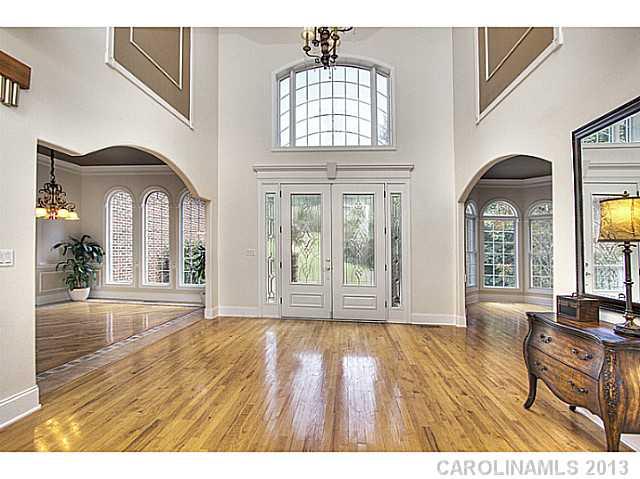 5526 Plantation Ridge Road Charlotte, NC 28214 - Photo 4 of 16 Gallery Image 4