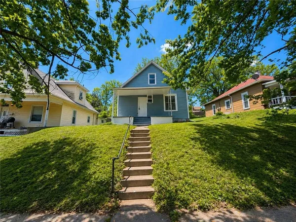 $139,900 | 3014 Olive Street, St. Joseph, MO 64507