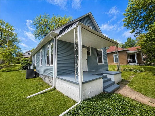 $139,900 | 3014 Olive Street, St. Joseph, MO 64507
