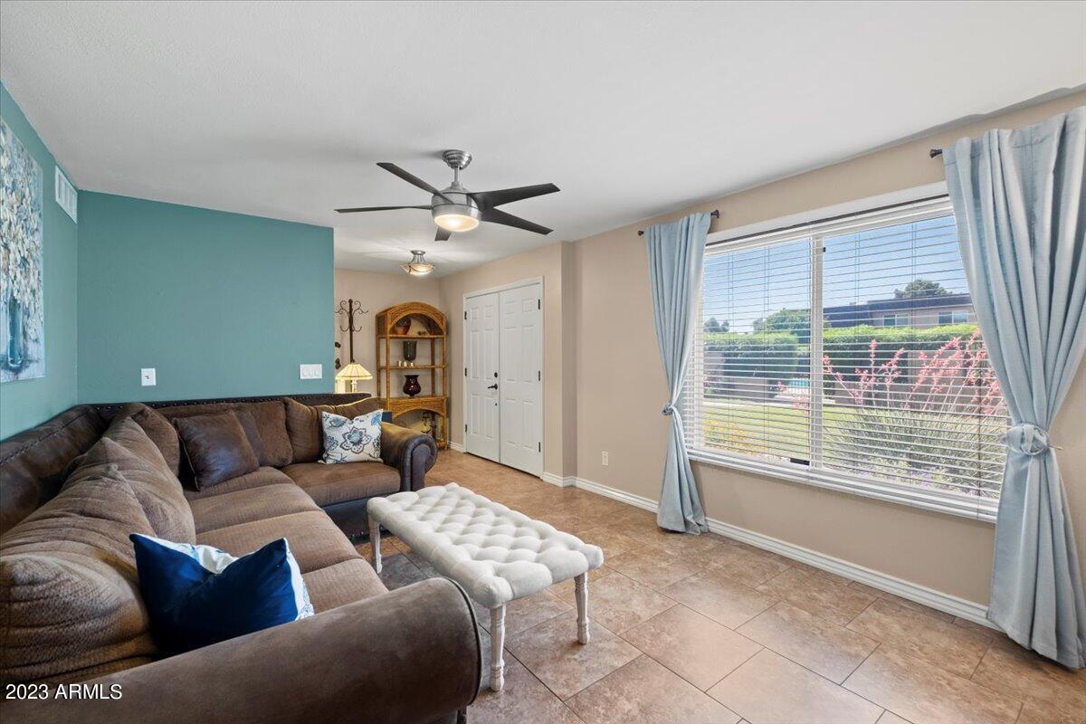 5123 North Granite Reef Road Scottsdale, AZ 85250 - Photo 18 of 21 Living Room
