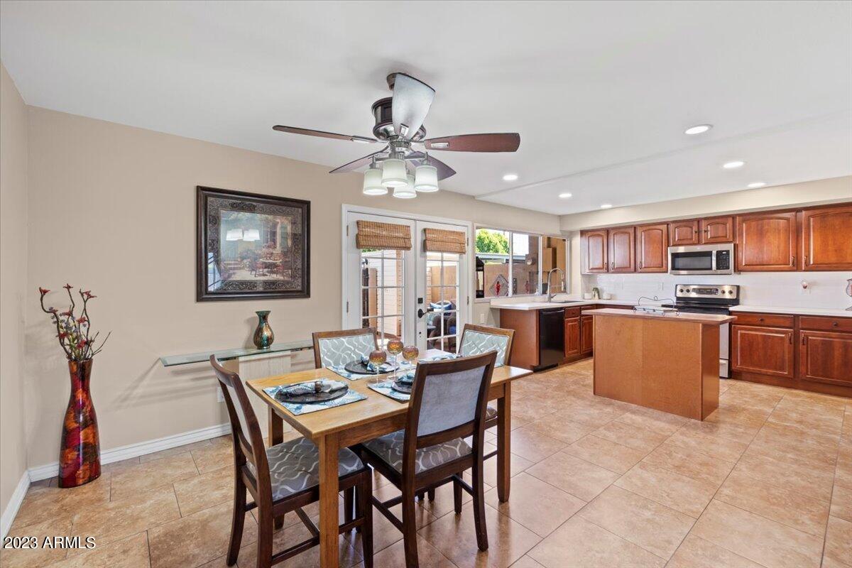 5123 North Granite Reef Road Scottsdale, AZ 85250 - Photo 3 of 21 Casual Dining