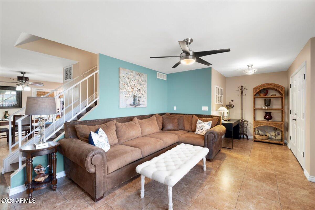 5123 North Granite Reef Road Scottsdale, AZ 85250 - Photo 4 of 21 Living Room