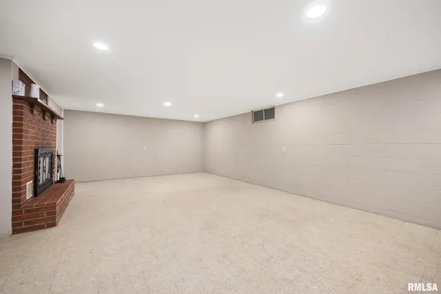 $200,000 | 302 West 4th Street, Mackinaw, IL 61755