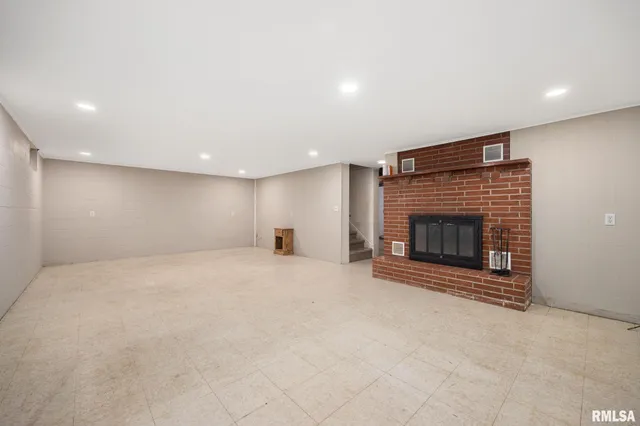 $200,000 | 302 West 4th Street, Mackinaw, IL 61755