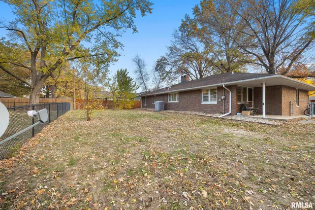 $200,000 | 302 West 4th Street, Mackinaw, IL 61755