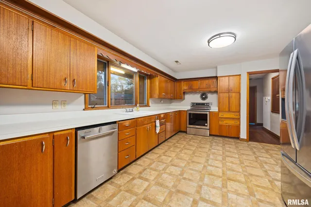 $200,000 | 302 West 4th Street, Mackinaw, IL 61755