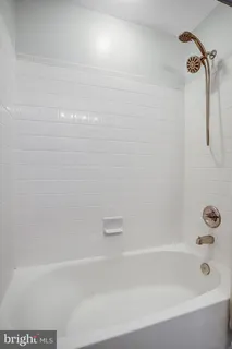 $485,000 | 6610 Thackwell Way, Unit 2102, Alexandria, VA 22315