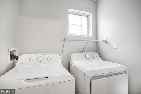 $485,000 | 6610 Thackwell Way, Unit 2102, Alexandria, VA 22315