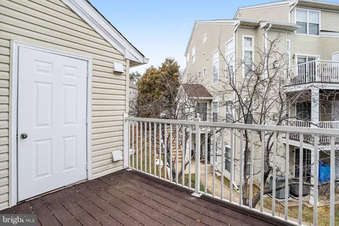 $485,000 | 6610 Thackwell Way, Unit 2102, Alexandria, VA 22315