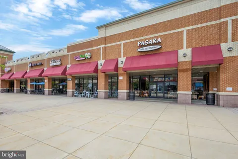 $485,000 | 6610 Thackwell Way, Unit 2102, Alexandria, VA 22315