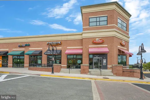 $485,000 | 6610 Thackwell Way, Unit 2102, Alexandria, VA 22315