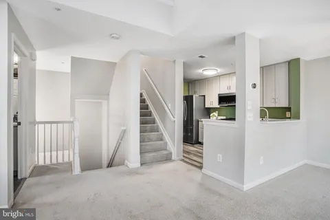 $485,000 | 6610 Thackwell Way, Unit 2102, Alexandria, VA 22315