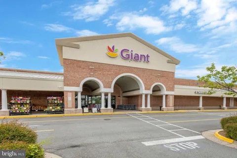 $485,000 | 6610 Thackwell Way, Unit 2102, Alexandria, VA 22315