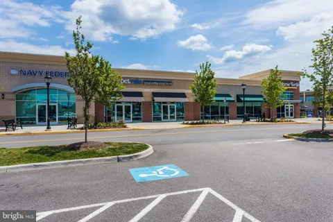 $485,000 | 6610 Thackwell Way, Unit 2102, Alexandria, VA 22315