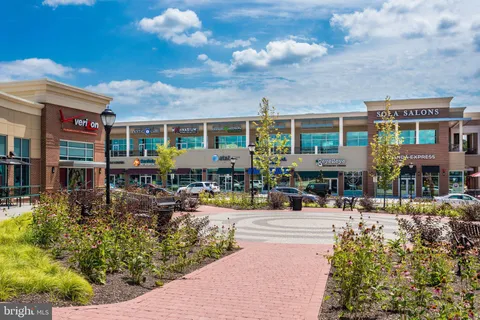 $485,000 | 6610 Thackwell Way, Unit 2102, Alexandria, VA 22315