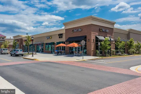 $485,000 | 6610 Thackwell Way, Unit 2102, Alexandria, VA 22315