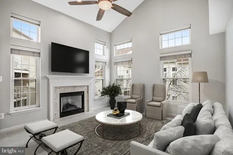 $485,000 | 6610 Thackwell Way, Unit 2102, Alexandria, VA 22315