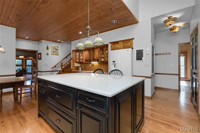 $730,000 | 621 Old Riverwoods Lane, Chesterfield, MO 63017