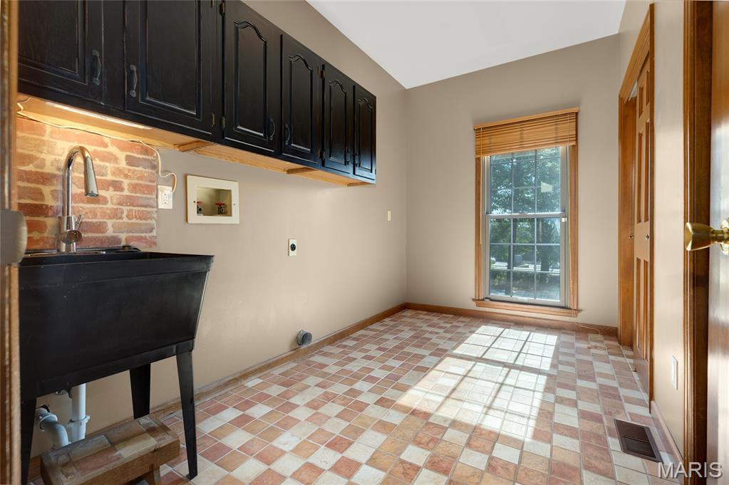 621 Old Riverwoods Lane Chesterfield, MO 63017 - Photo 16 of 62