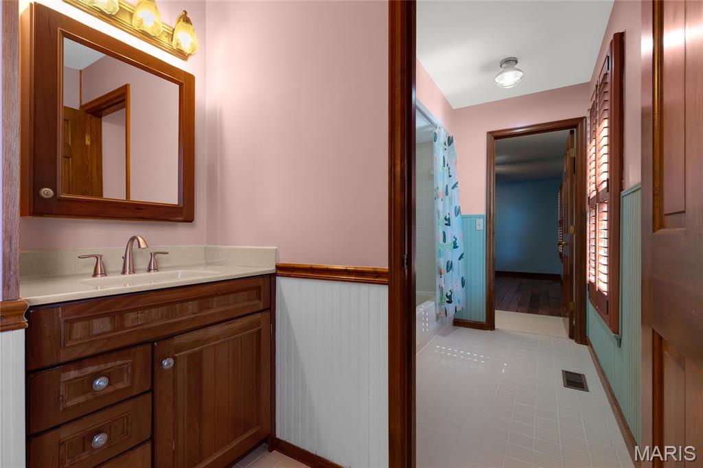 621 Old Riverwoods Lane Chesterfield, MO 63017 - Photo 29 of 62