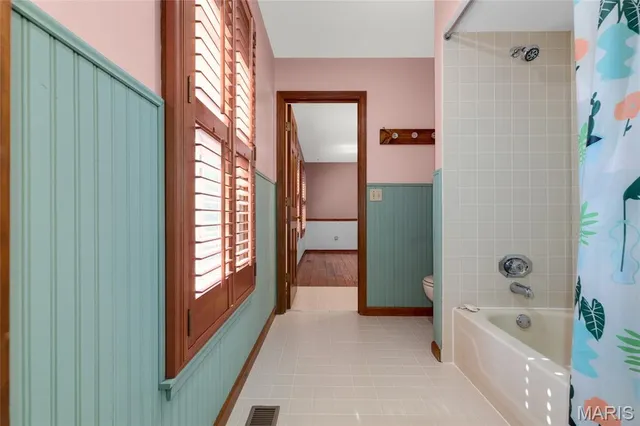 $730,000 | 621 Old Riverwoods Lane, Chesterfield, MO 63017