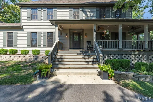 $730,000 | 621 Old Riverwoods Lane, Chesterfield, MO 63017