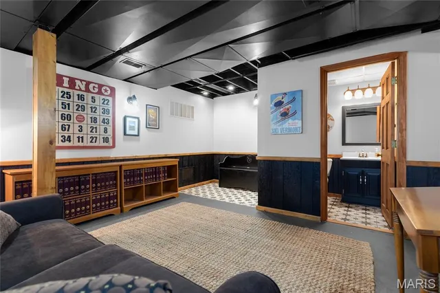 $730,000 | 621 Old Riverwoods Lane, Chesterfield, MO 63017