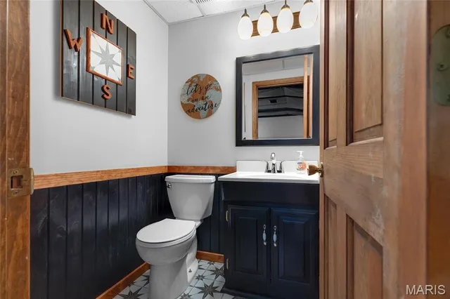 $730,000 | 621 Old Riverwoods Lane, Chesterfield, MO 63017