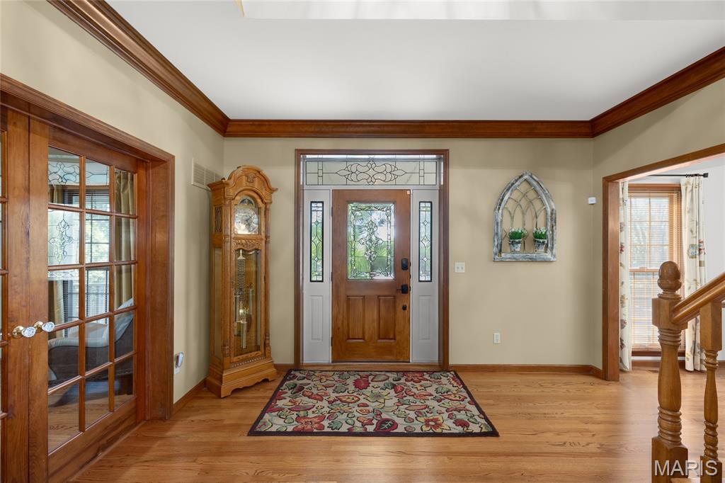 621 Old Riverwoods Lane Chesterfield, MO 63017 - Photo 4 of 62