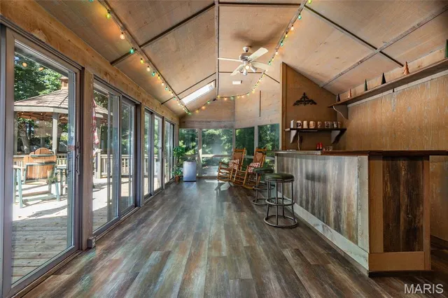 $730,000 | 621 Old Riverwoods Lane, Chesterfield, MO 63017