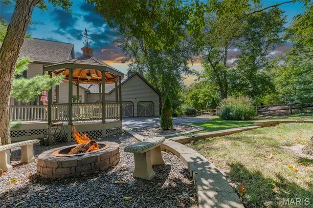 $730,000 | 621 Old Riverwoods Lane, Chesterfield, MO 63017