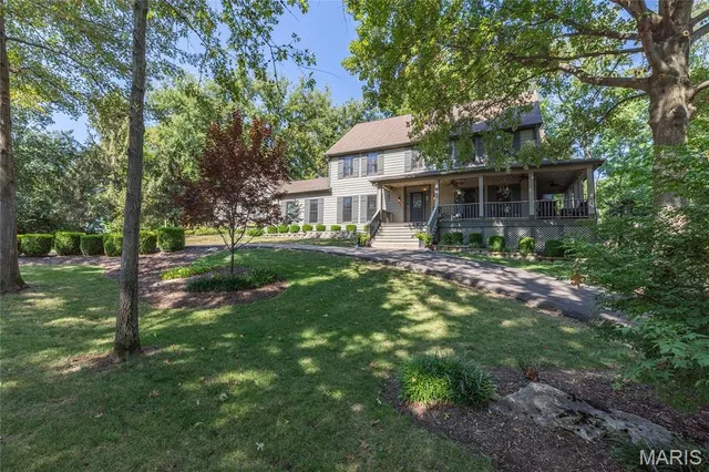 $730,000 | 621 Old Riverwoods Lane, Chesterfield, MO 63017