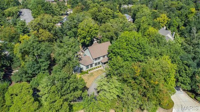 $730,000 | 621 Old Riverwoods Lane, Chesterfield, MO 63017