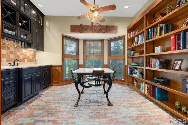 $730,000 | 621 Old Riverwoods Lane, Chesterfield, MO 63017