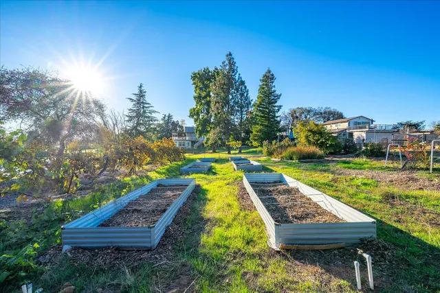 $927,000 | 4960 Creekhaven Road, Auburn, CA 95602