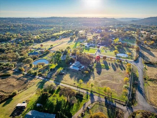 $927,000 | 4960 Creekhaven Road, Auburn, CA 95602