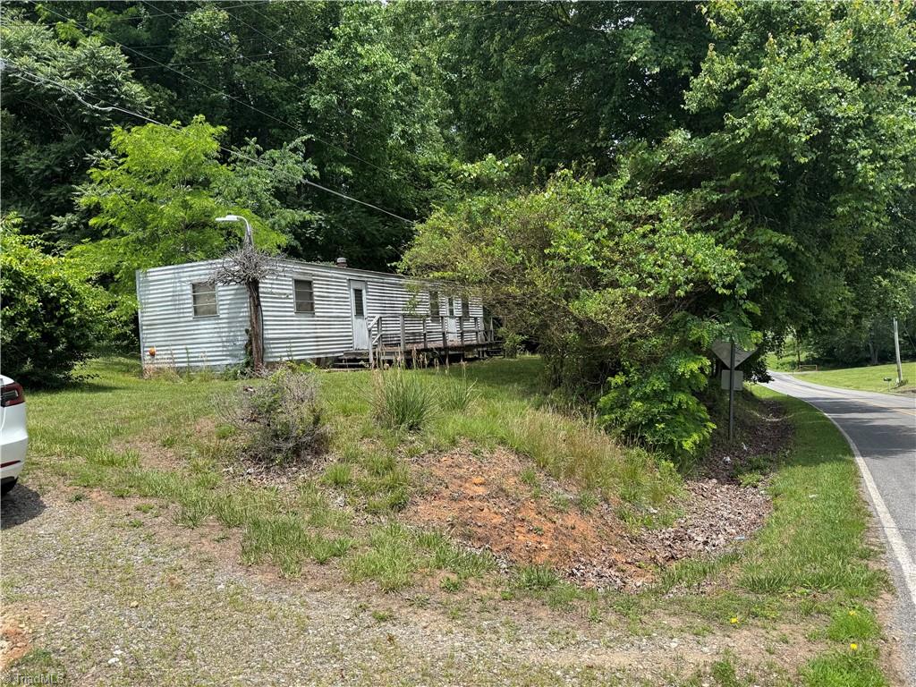 172 Poteat Road Mount Airy, NC 27030 - Photo 2 of 11