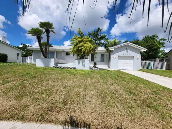 $3,400 | 9749 Southwest 213th Terrace, Unit 9749, Cutler Bay, FL 33189